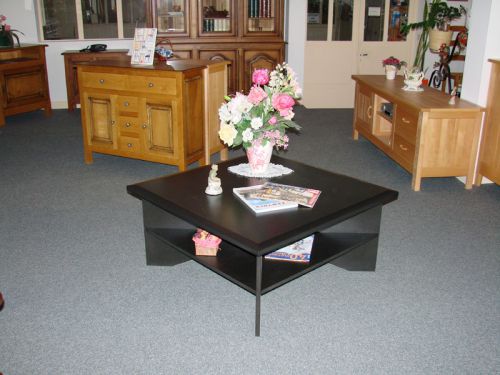 Table basse carrée design en valchromat noir