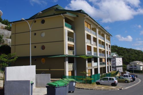 La colline des poetes.... facade de notre immeuble