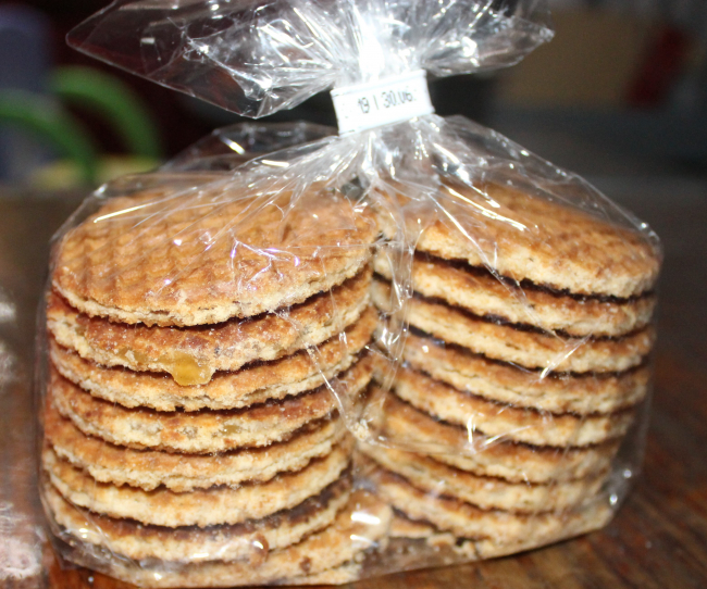 merci aux parents de Louise pour ces biscuits qui viennent d?Amsterdam, super gentil.