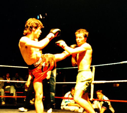 Combat international de kick-boxing : Montoya (Swaying Naja Camp) vs Will (Hollande/Breda)