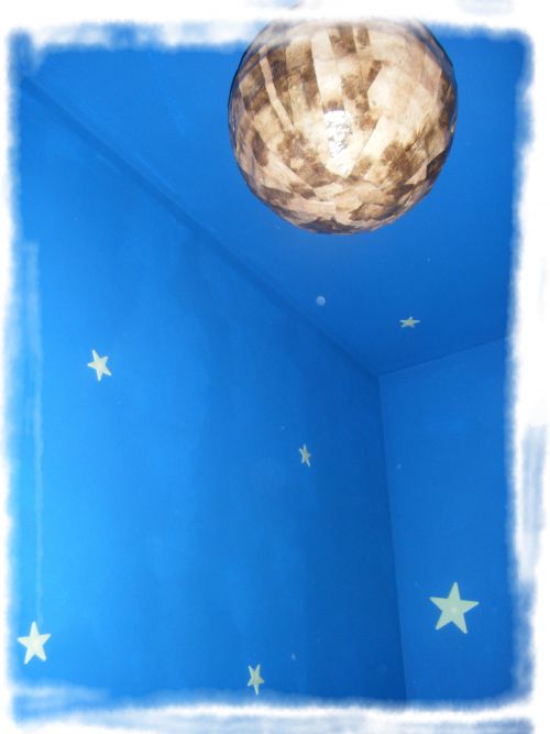 Etoiles phosphorescentes au mur