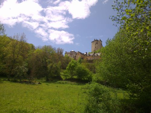 Vue du village du côté de la cascade