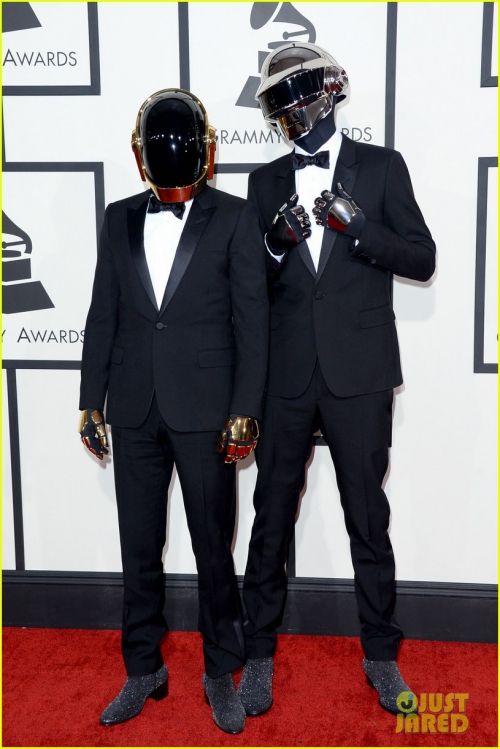 daft-punk-grammys-2014-red-carpet-02.jpg