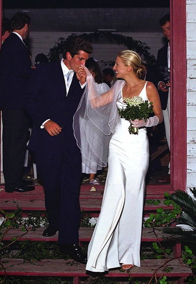 Carolyn_Bessette-wedding.jpg