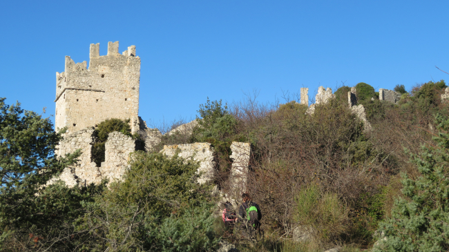 Les ruines de Chateauneuf-Villevieille