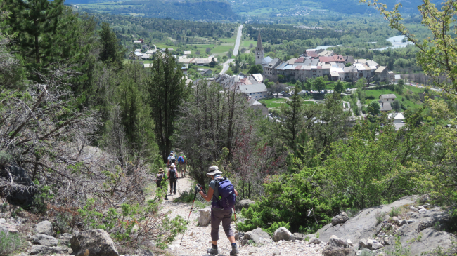 Vers le village de Saint-Crépin