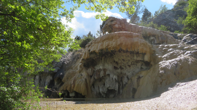 La fontaine pétrifiante à Réotier