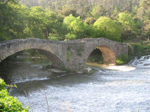 Pont médiéval de Vins-sur -Caramy