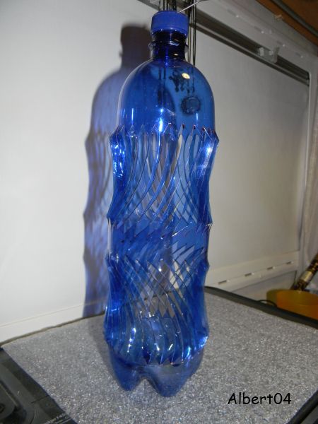 2 février Sculpture sur bouteille plastique de Denis
