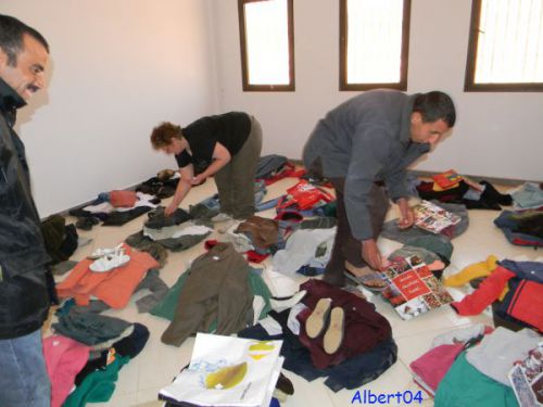 26 mars Distribution de vêtements (8)