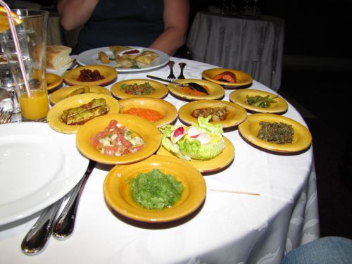 L'assortiment de salades marocaines commandé par Ben, qui ne s'attendait pas à telle profusion!