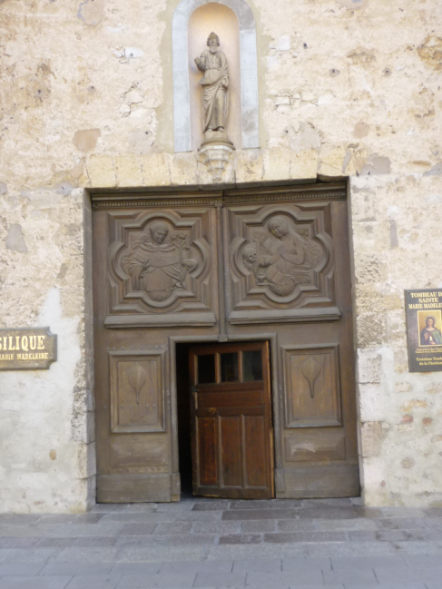 La porte sculptée