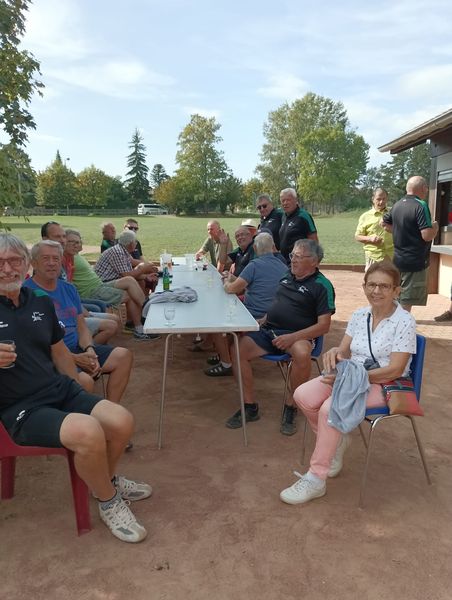 la boule joyeuse de Limas avec andré roux.jpg