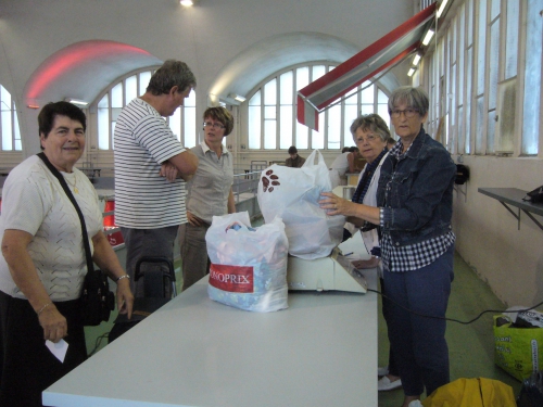 marché 1 juin chef Degand ferme du poulet 004.JPG