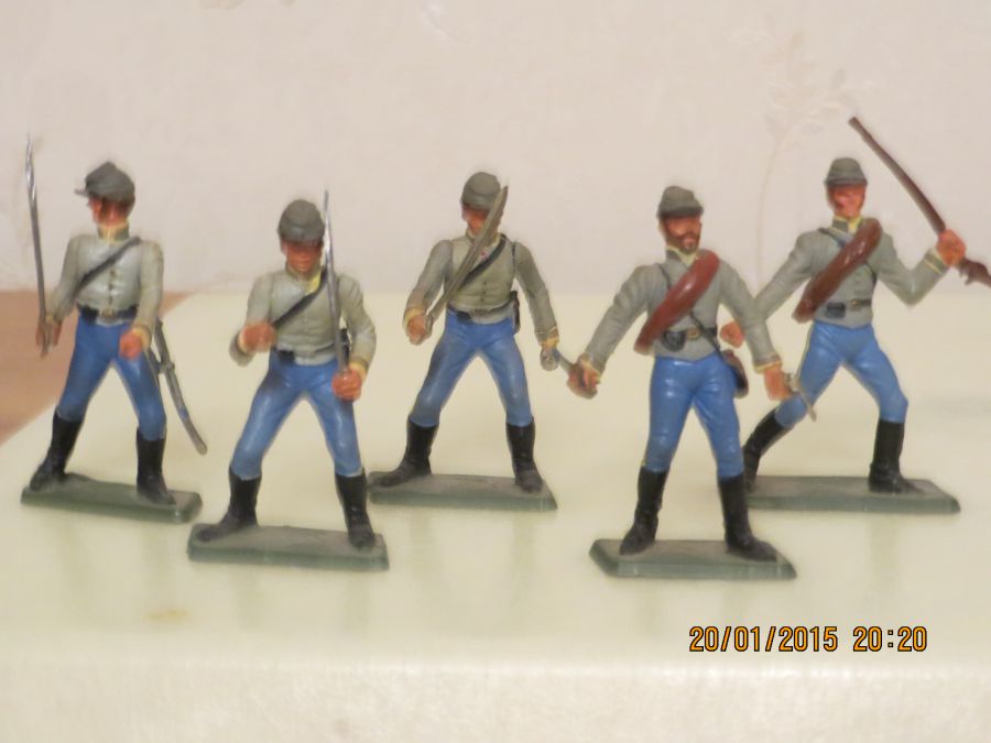 fantassins sudistes repeints (uniforme de l'armée régulière )