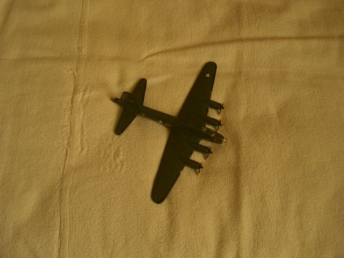 thème deuxième guerre mondiale : bombardier américain  boeing B17