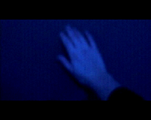 la main bleue.jpg