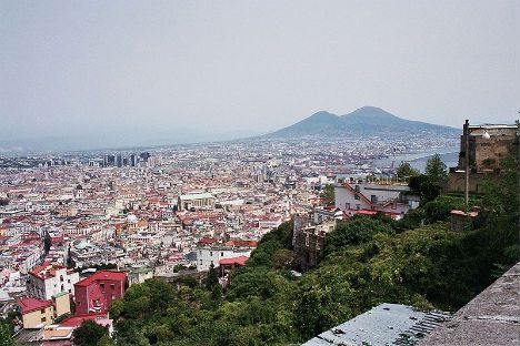 Jolie vue de Naples et sa banlieue