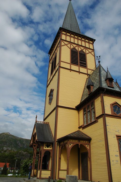 ILES LOFOTEN  Norvège Eglise en bois