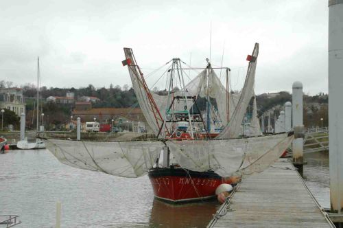 MORTAGNE/GIRONDE, bateau de pêche traditionnelle