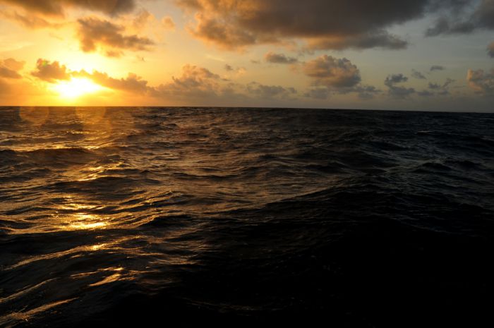 reflets lever du jour mer des caraïbes Guadeloupe