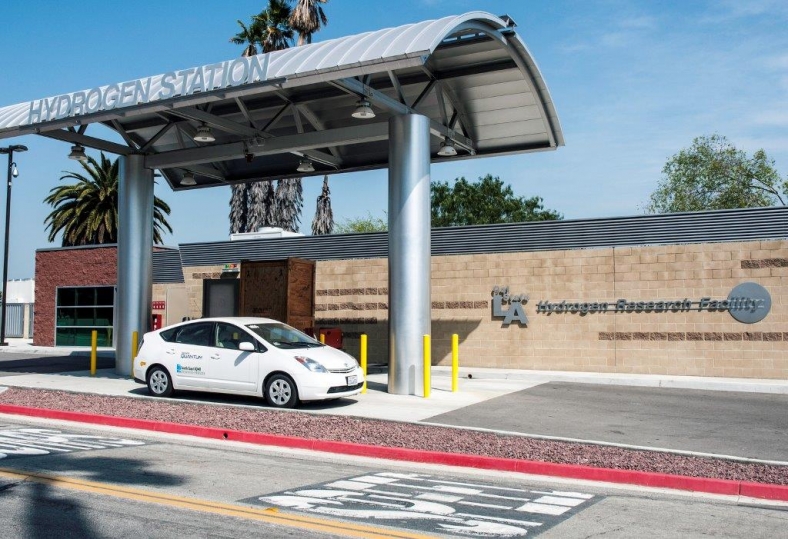 hydrogen station-doe 12 2014.jpg