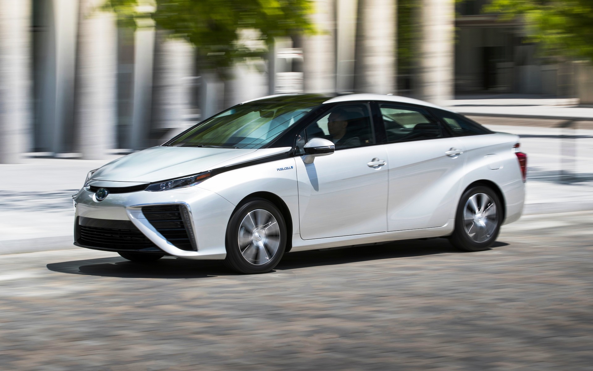 _2018_Toyota_Mirai.jpg