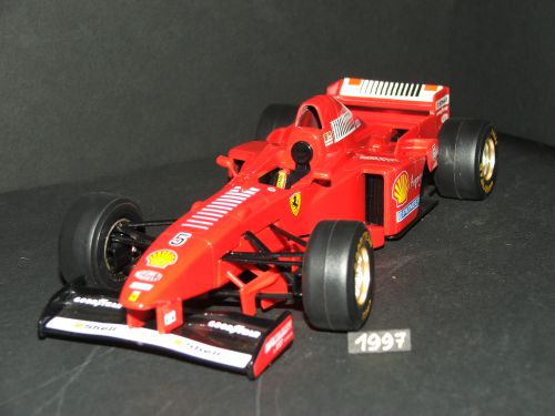 F310B n°5 de M.Schumacher de 1997                        BBurago ref 6502