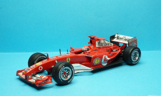F2004 n°1 de M.Schumacher de 2004 déco Marlboro                        HW ref B6206