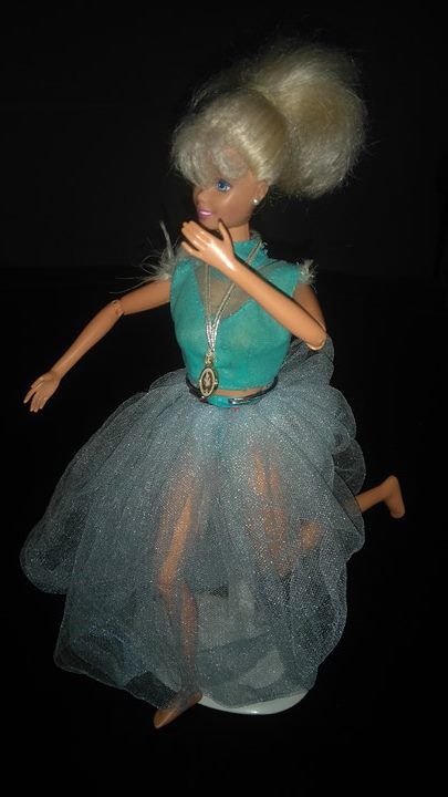 Barbie patineuse éditée pour les JO   (1998)
