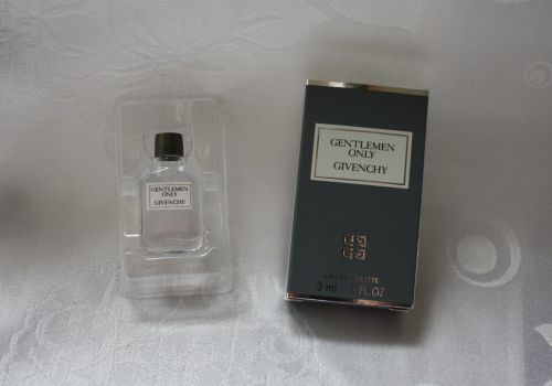 GENTLEMEN ONLY   eau de toilette  3ml