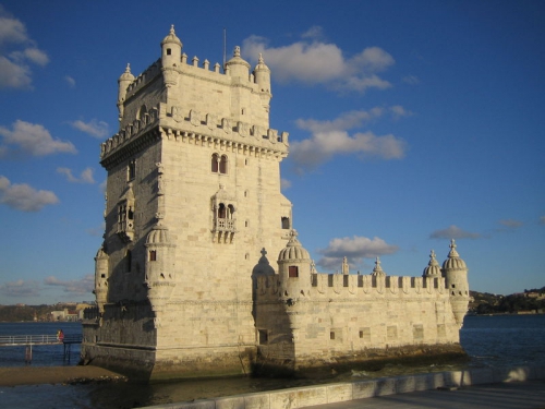 800px-Torre_de_Belem_20050728.jpg