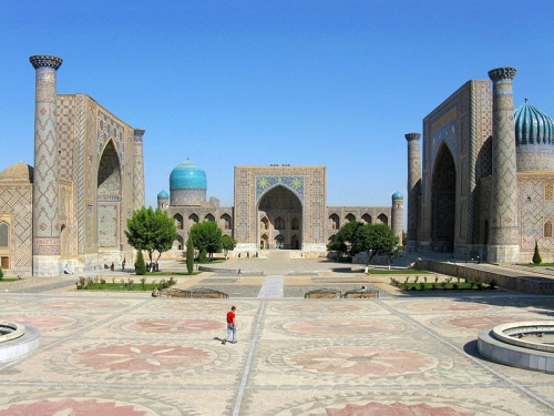 800px-Registan_Samarkand.jpg