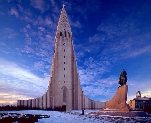 holiday-travel-tips-Iceland-Reykjavik-church.jpg