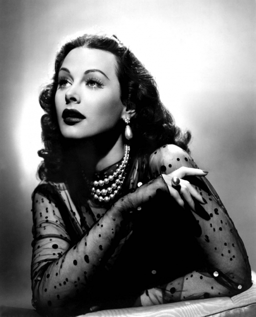 Hedy-Lamarr-classic-movies-6996216-1351-1674.jpg