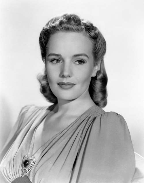 20_frances_farmer-theredlist.jpg