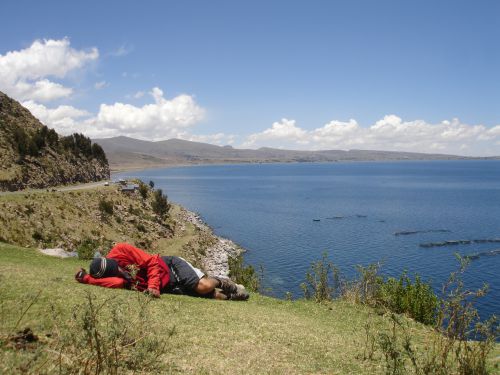 Un coup de pompe sur le lac Titicaca