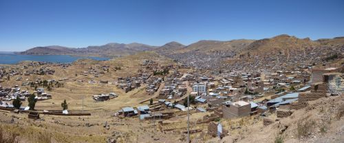 Puno, petite ville au nord du lac Titicaca