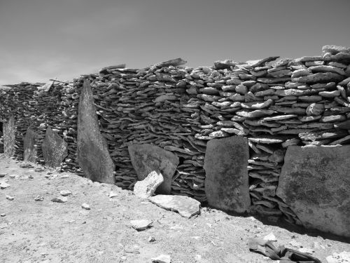 Mur de pierre dans le village de Challacota