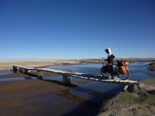 Passage sur un affluent du Salar