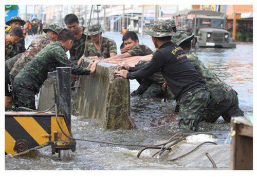 Inondations - barrage de Bangkok