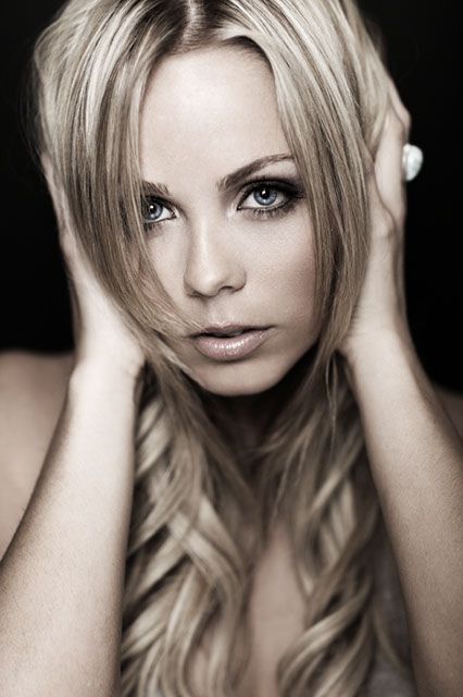 Laura Vandervoort 