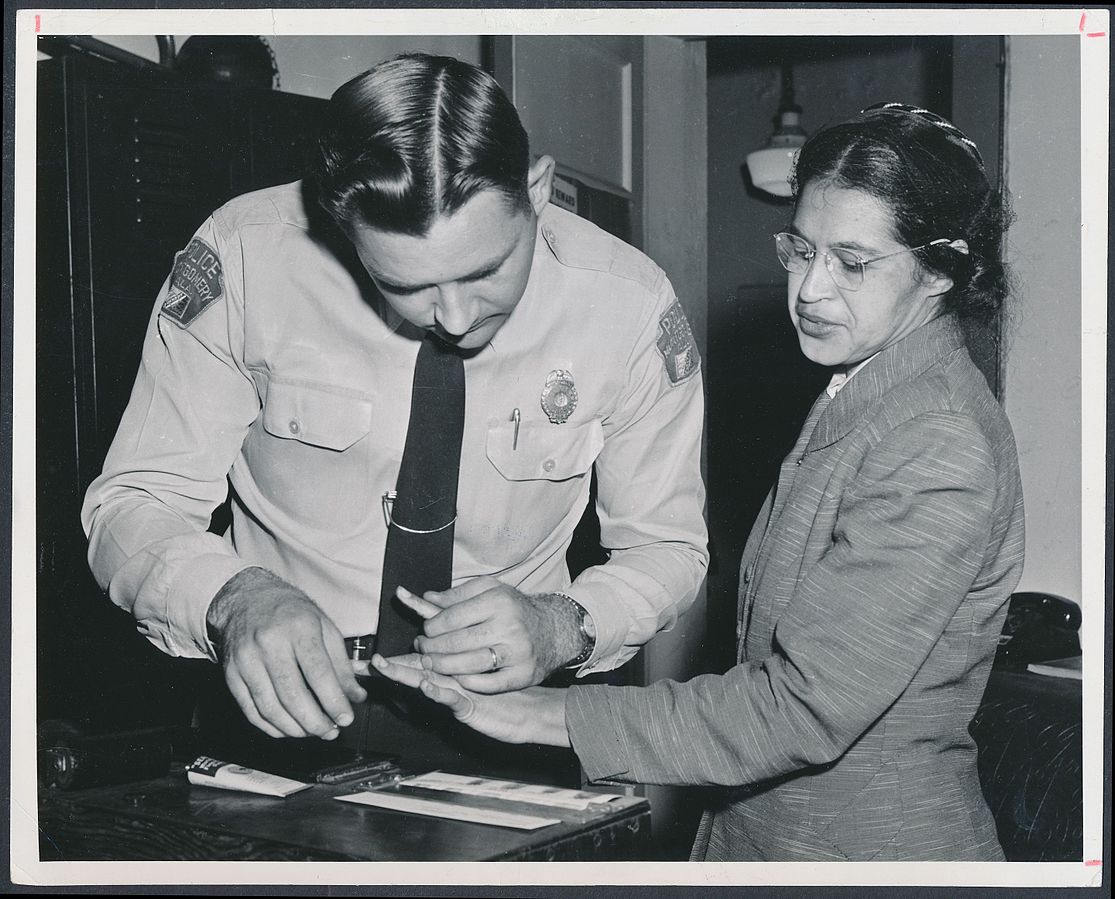 Rosa_Parks_being_fingerprinted_by_Deputy_Sheriff_D.H._Lackey_after_being_arrested_for_boycotting_public_transportation_-_Original.jpg