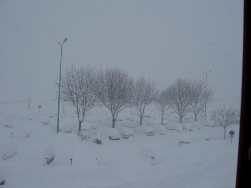 le parking sous la neige