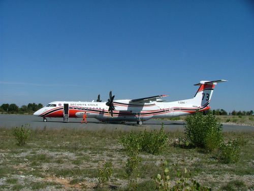 dash 8