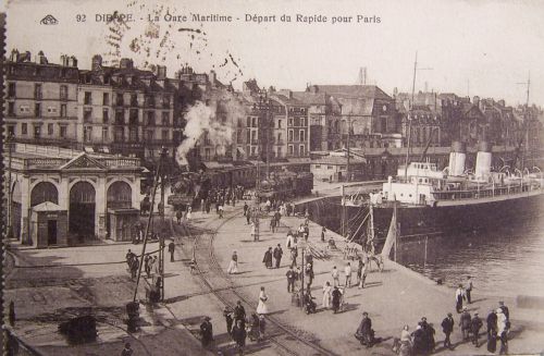 Dieppe - gare maritime- départ du rapide pour Paris