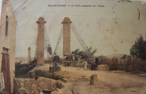 11 Salles d'Aude - Le pont suspendu sur l'Aude.