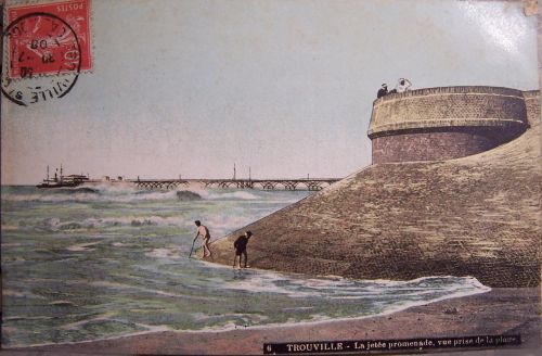 14 -Trouville sur mer la jetée promenade.