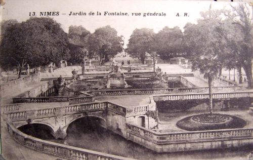 30 Nîmes - Jardin de la Fontaine - vue générale.