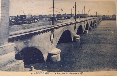 33 Bordeaux - Le pont sur la Garonne.